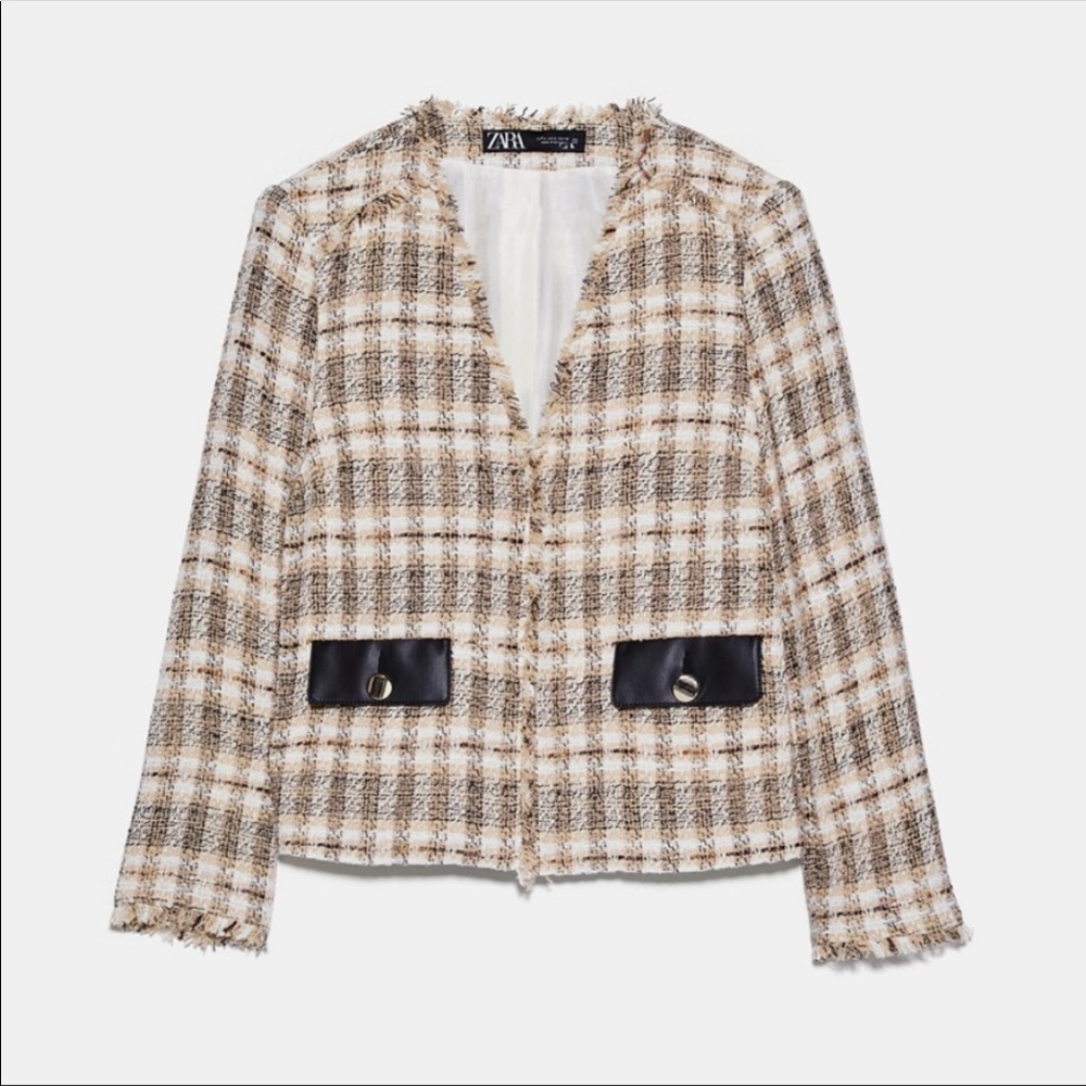 Zara cream tweed plaid blazer /w leather pocket flaps. Size medium.
